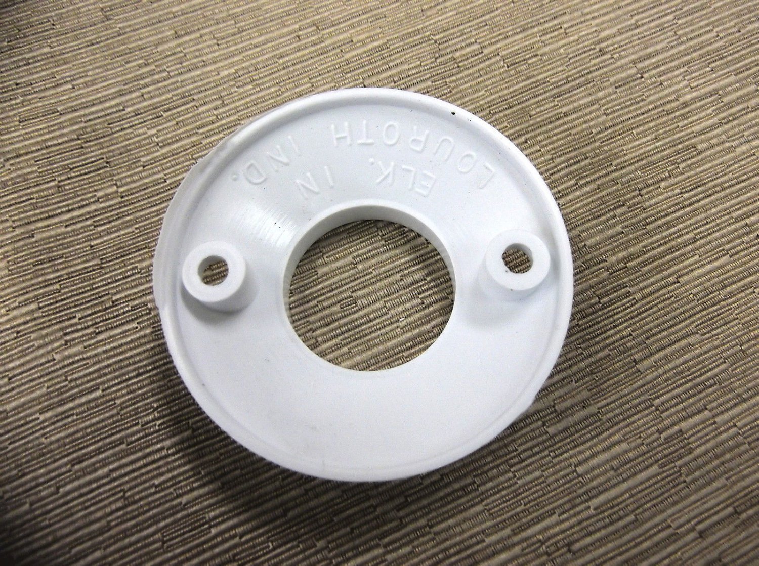 White Plastic 2 3/8" Shower Flange For 1 1/16" Rod 10 Pieces 4007162WSRF10