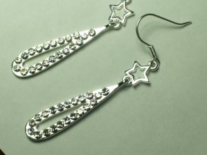 Dangle rhinestone tear drop style earring silver hook