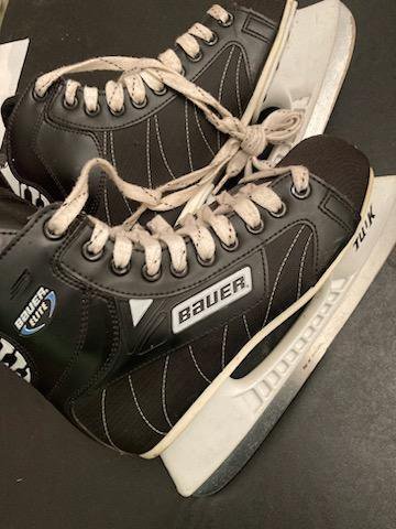 Bauer Ice Skates Size 6R