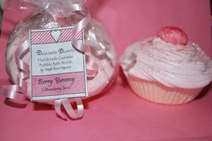 Berry Yummy - Strawberry Jam - Cupcake Bubble Bath Bombs