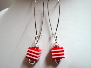 Woman jewelry bead dangle pierced earring 2-1/8" 6cm
