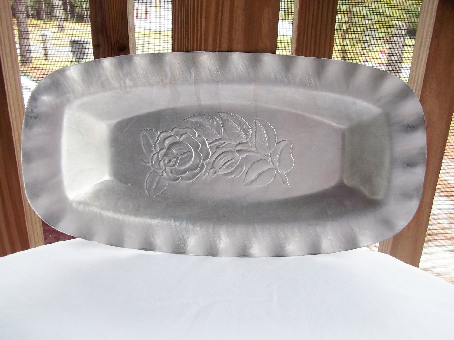 VINTAGE STAMPED ALUMINUM BREAD TRAY WITH RUFFLED EDGES AND ROSE PATTERN