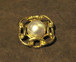 GOLDEN PEARL BROOCH