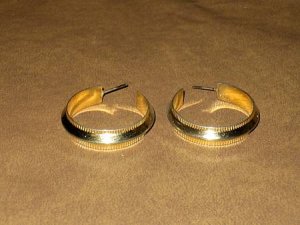GOLD PIERCED HOOP EAR RINGS