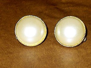 WHITE PEARL TYPE CLIP ON  EAR RINGS