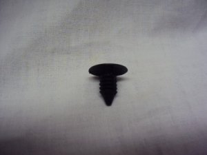 GM/AMC/Ford/Chrysler Trim Clips 1974-On  (25 Qty) NIB