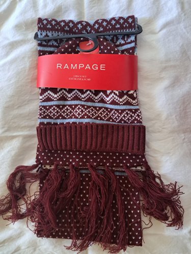 RAMPAGE 2 Piece Set Knit Beanie & Scarf New Item
