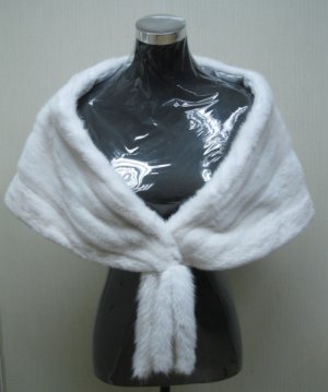 LADIES WHITE MINK SCARF/WRAP WITH FRINGE AT FRONT CLOSING -65608 (SIZE M)