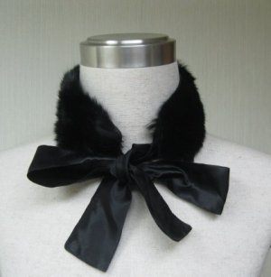BLACK REX COLLAR SCARF WITH MATCHING COL SATIN TIE