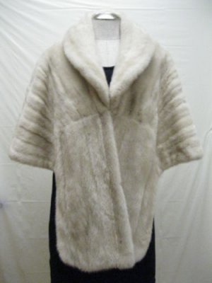 LADIES CLASSIC STUNNING PEARL MINK CAPE - 64261(o) SIZE F
