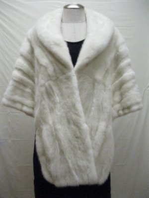 LADIES CLASSIC STUNNING WHITE MINK CAPE - 64240(o) SIZE F