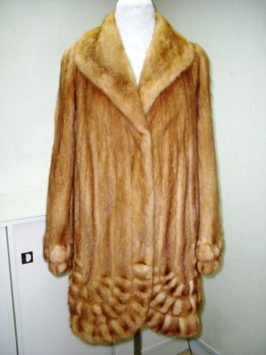 STUNNING LADIES DYED WHISKY MINK LETOUT STROLLER-61864(o)