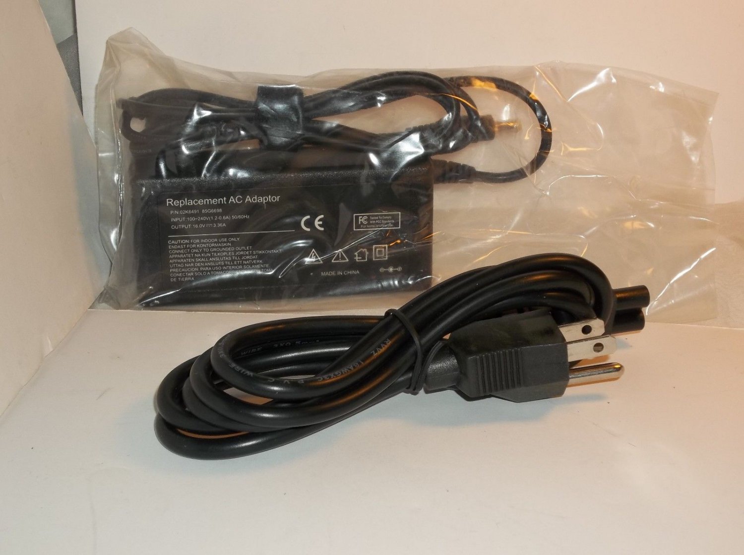 IBM Levano laptop Computer AC Adapter Charger 85G6695 Replacement