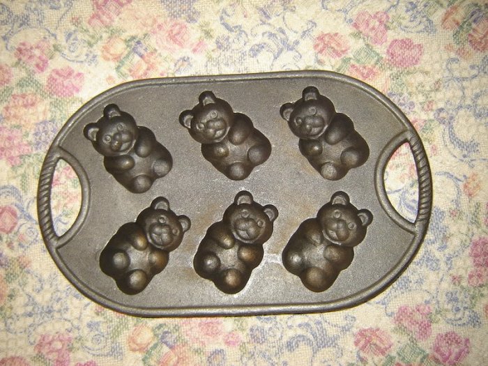 Cast Iron Teddy Bear Mold Soap Beeswax Ornaments