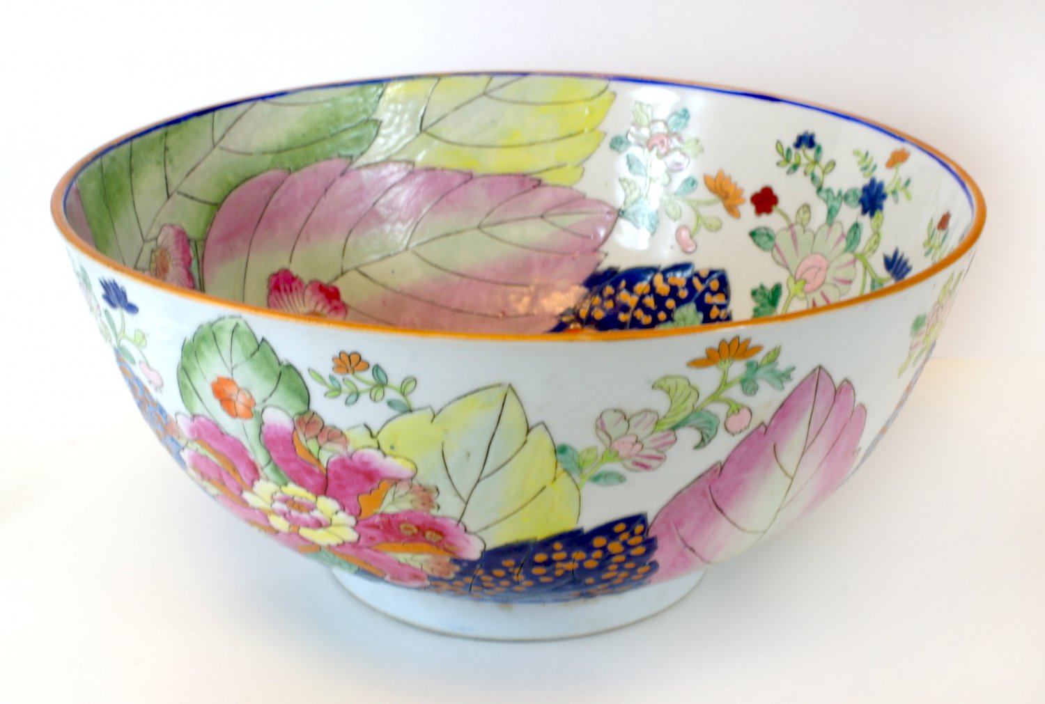 Large Heavy Stunning Chinese Porcelain Bowl