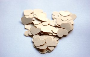 100 little paper hearts