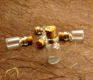10pcs 18x10mm Clear Glass Tiny Bottle Vials with Free Eyehooks