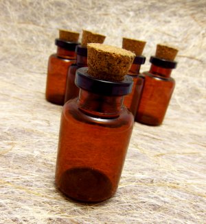 5pcs 35x18mm Amber Glass Tiny Bottle Vials with Free Eyehooks