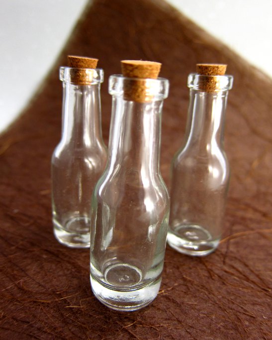 5pcs 58x18mm Small Wine/Soda Glass Bottles with Corks