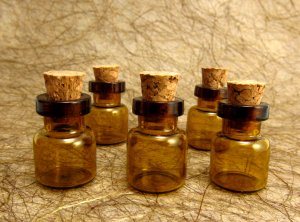 5pcs18x13mm Amber Glass Tiny Bottle Vials with Free Eyehooks