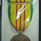 BOXED SET VIETNAM SERVICE MEDAL NR