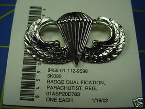 PARACHUTIST BADGE QUALIFICATION, REGULAR SIZE, NEW,