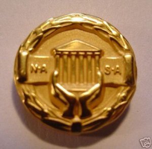 NASA EXCEPTIONAL ADMINISTRATIVE ACHIEVEMENT LAPEL PIN