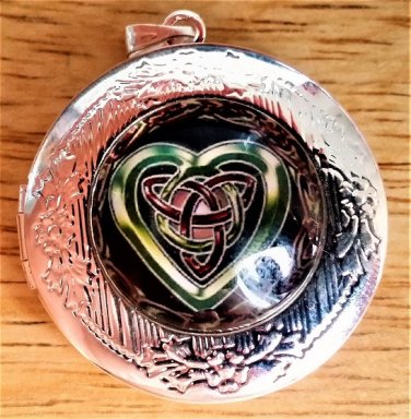 Awesome Celtic Heart Open Locket Chain Necklace