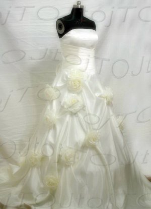 Strapless A-line medium train wedding gown-0466