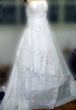 Strapless A-line medium train wedding gown-0413