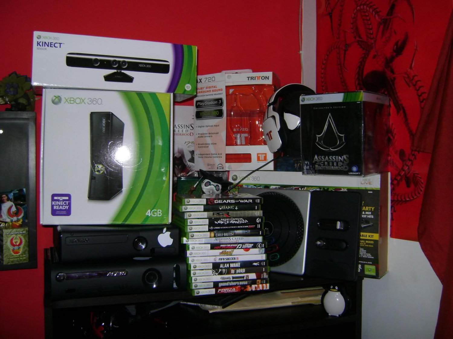 Huge Lot(xbox 360 4 gb with kinect and 120 gb xbox 360 elite tritons games)