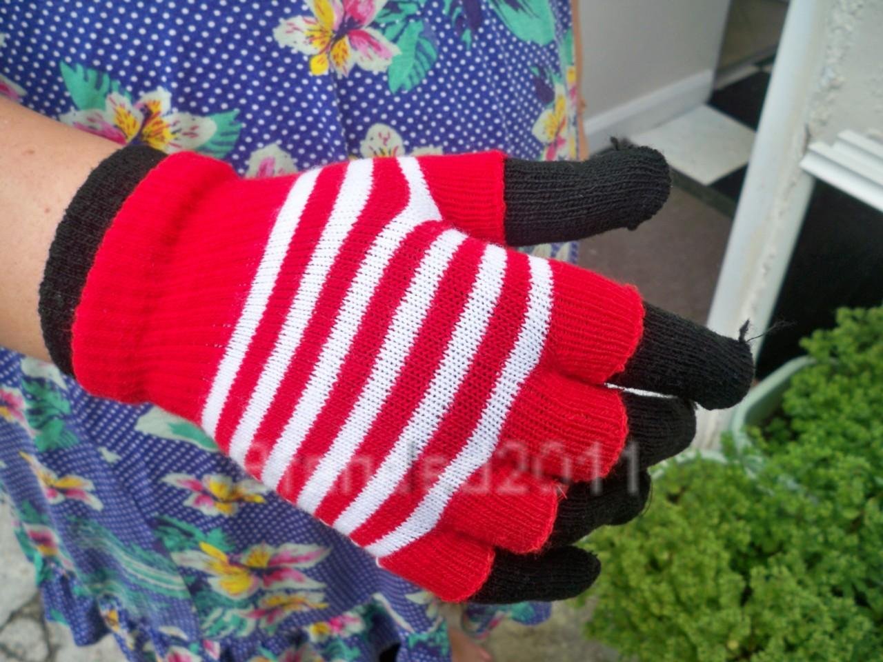 Man United/liverpool 3-1 Gloves.let them look like dad/let them share a pr