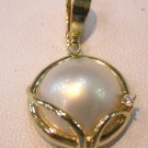 Beauty Brand New Exquisite 14K white mabe pearl pendant