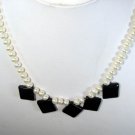 charming white FW Cultured Pearl & agate Necklace