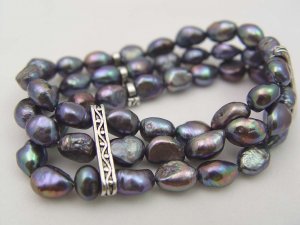 Gorgeous baroque black 3 rows pearl bracelet