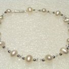 Lovely White FW Pearls&Crystal Bracelet