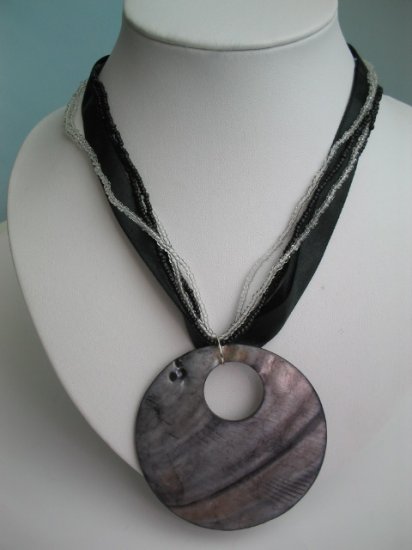 Big silvery gray color MOP Pendant in strands