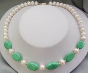 17'' white pearl and green turquoise bead necklace