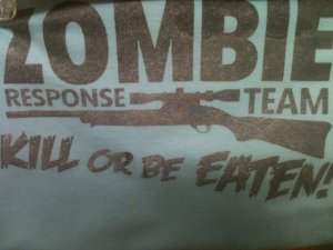 zombie respond teamt-shirt med