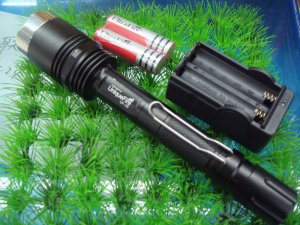 CREE T6 1000Lumen 500 meters LED Torch Flashlight Torch 7W +18650batteryX2+ AC charger