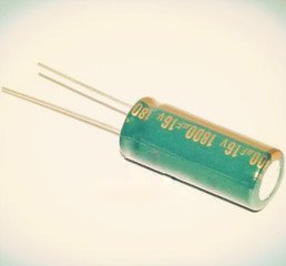 30 PCS 1800UF 16V Electrolytic Capacitor 16V 1800UF Electrolytic Capacitor