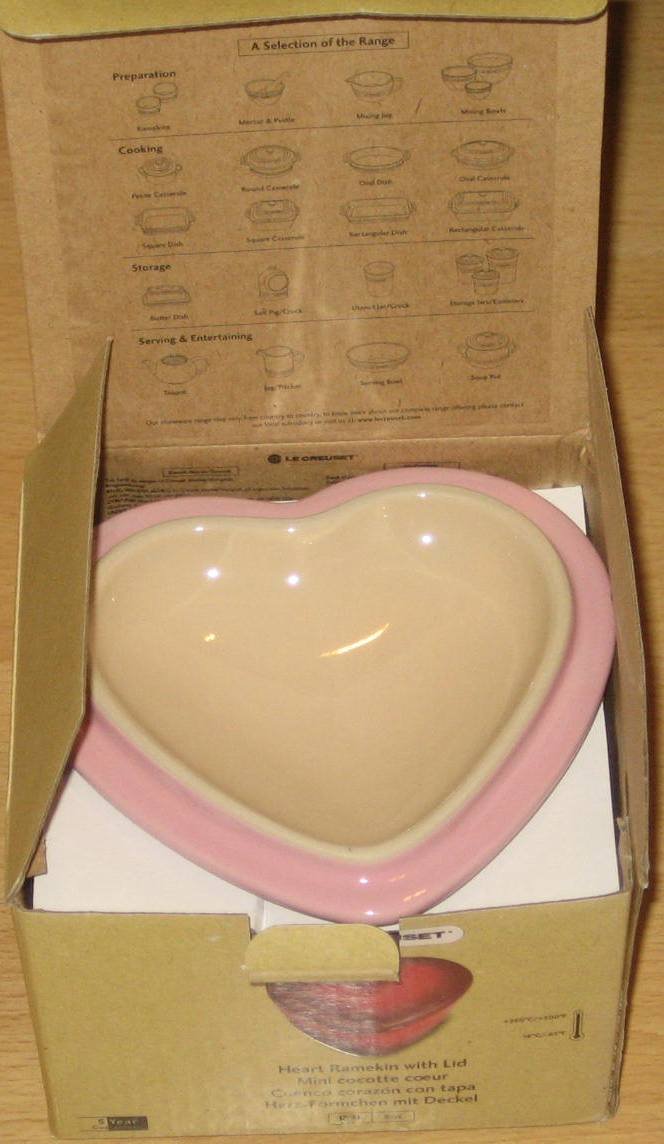Le Creuset Stoneware ramekins Heart shape PINK New
