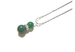 Green agate beads, combined with the gourd-shaped (Fluke) Pendant