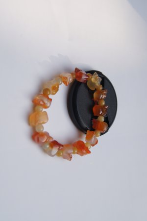 Natural agate.Hand-carved. Rich the pig.(14 pig +14 beads).Bracelets
