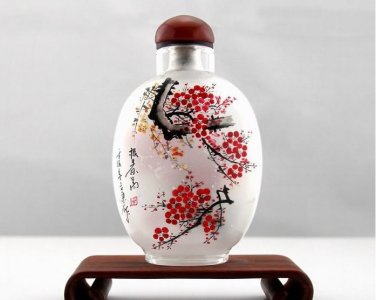 Snuff bottle antique hand-painted plum good news, hand pieces, collectibles. 9x6cm