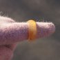 Manual sculpture Natural yellowish-white agate rings (inner diameter) 18 to 20 mm