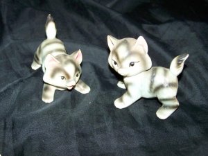 Vintage 1950s Grey Tabby Cat Playing Kitten Figurine Lot