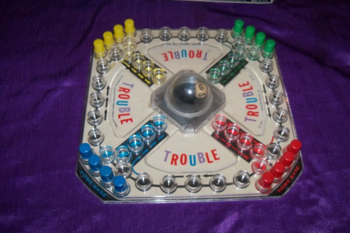 Vintage 1965 Popomatic Pop O Matic Trouble Kohner Board Game 7794