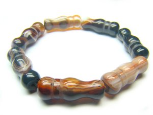 BAGERS0600X Dark Red Agate Vase Shape 9x28mm Bracelet