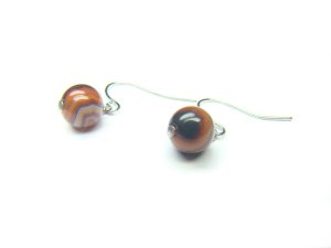 EAGRRS1000X Dark Red Agate Round Shape 8mm Earrings